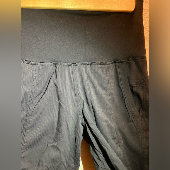 Lululemon pants - Picture 3 of 8